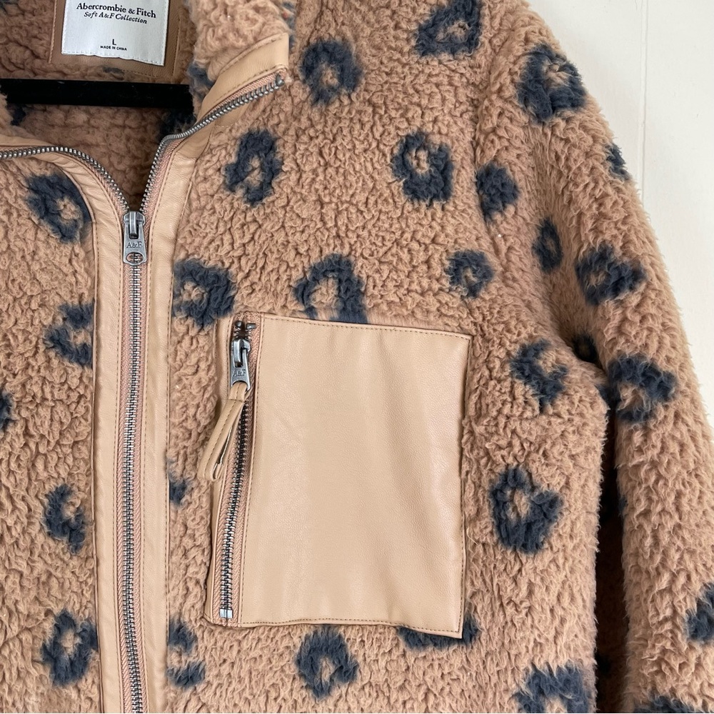 Abercrombie & Fitch Taupe Leopard Teddy Jacket - Picture 9 of 16